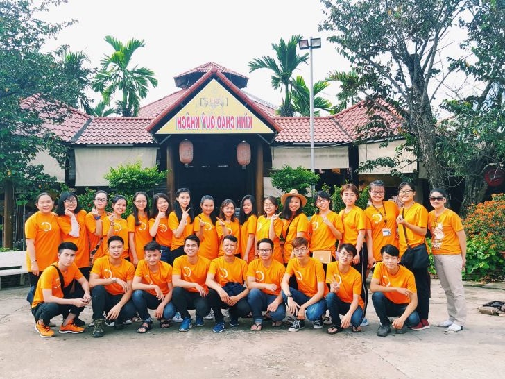 Đặt áo đồng phục càng nhiều thì chi phí càng thấp