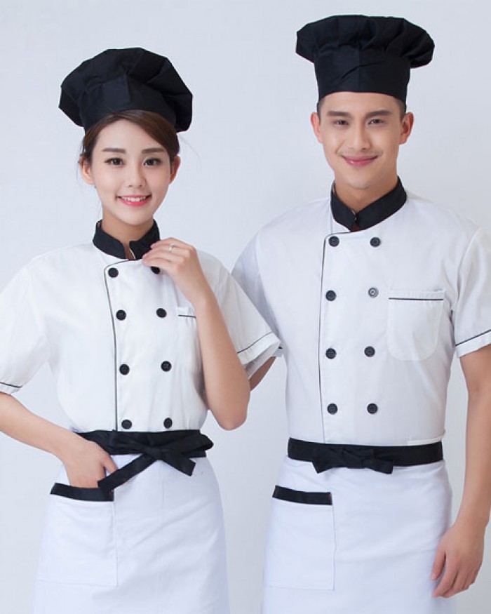 Áo phụ bếp thường được thiết kế đơn giản, ít nổi bật hơn áo đầu bếp