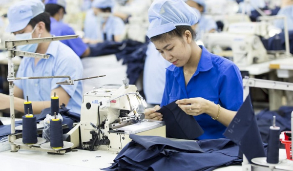 Xưởng may uy tín thường sở hữu đội ngũ công nhân may tay nghề cao, giàu kinh nghiệm