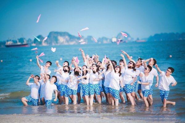 Đồng phục đi biển giá tốt May đồng phục đi biển giá tốt