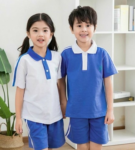 Đồng phục mầm non áo thun kết hợp với quàn đùi giúp bé cảm thấy thoải mái khi vận động