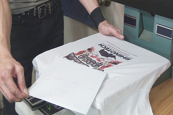 in áo đồng phục giấy chuyển nhiệt