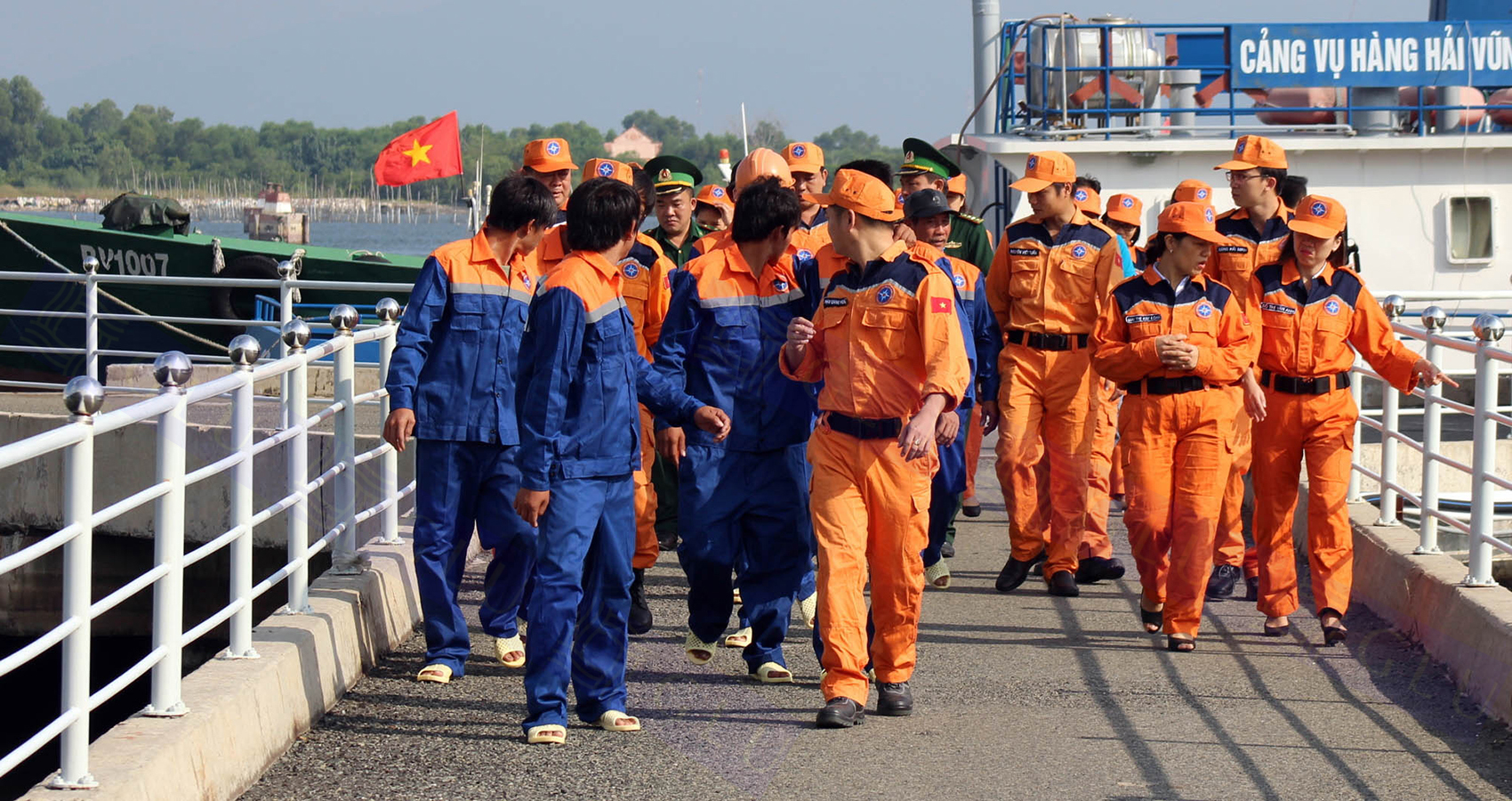 đồng phục công nhân kỹ thuật
