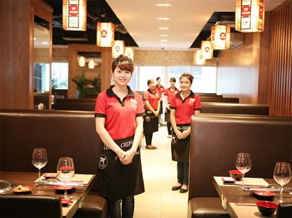 May đồng phục phục vụ
