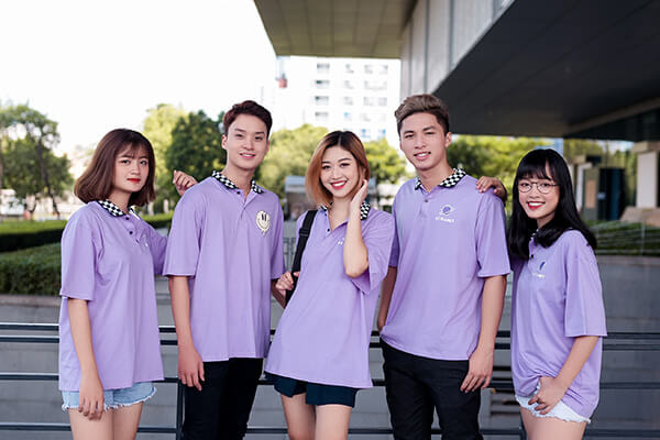 Với lợi thế về giá cả, may đồng phục rẻ được nhiều người lựa chọn Với lợi thế về giá cả, may đồng phục rẻ được nhiều người lựa chọn